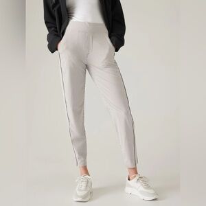 Athleta Brooklyn Textured Ankle Pants Grey White Stripe Size 6